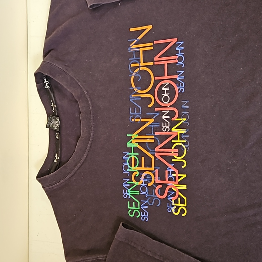 Sean Jean rainbow 🌈 vintage tshirt!